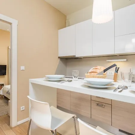 Rona Superior Apartment