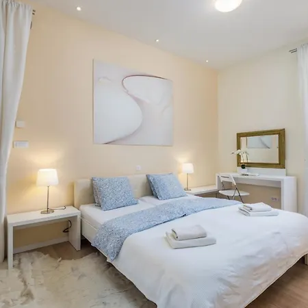 Rona Superior דירה